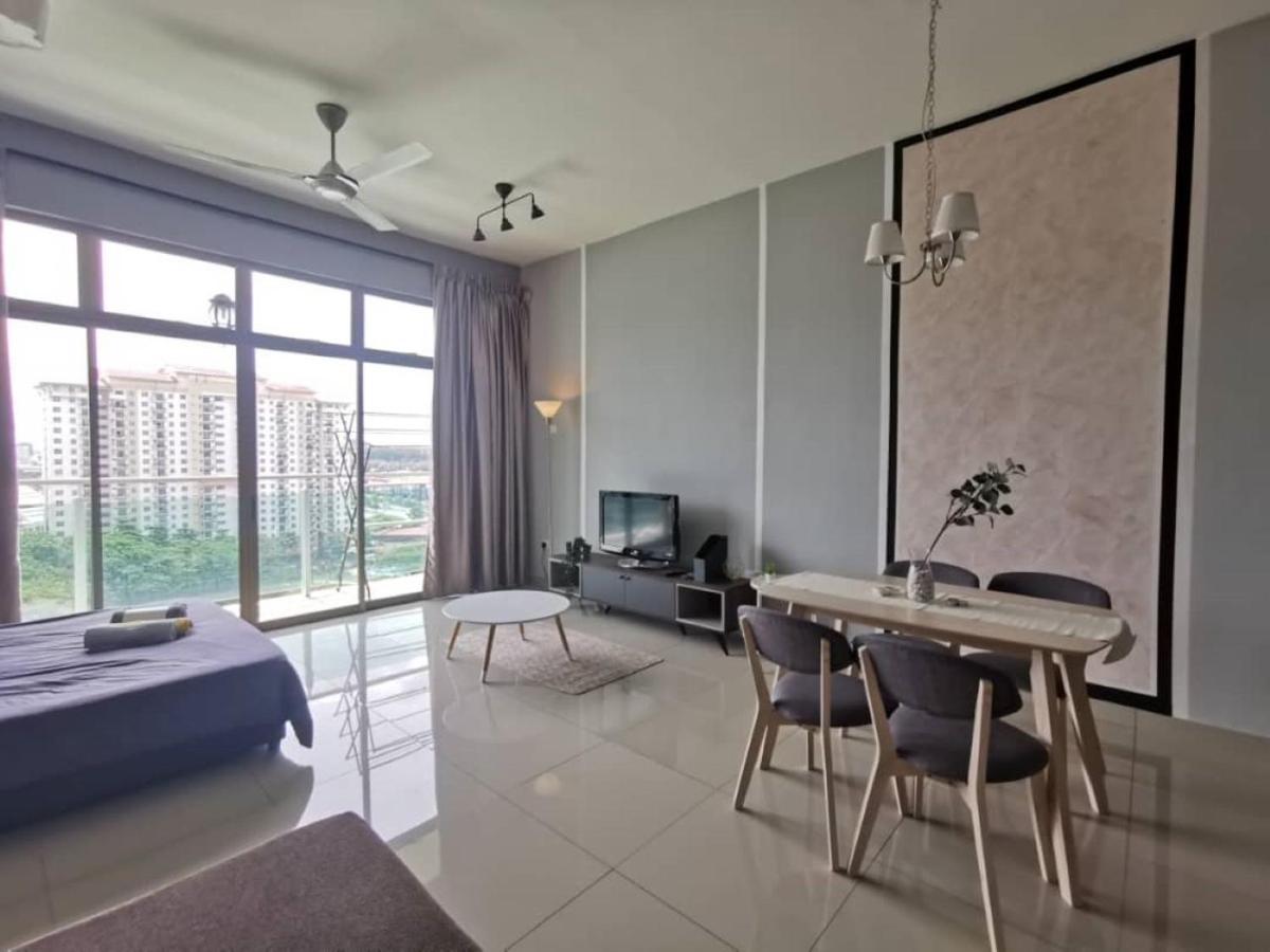 11-Modern Homestay Palazio Lake View Mount Austin Palazio Near Aeon Themepark Toppen Ikea Johor Bahru Exterior photo