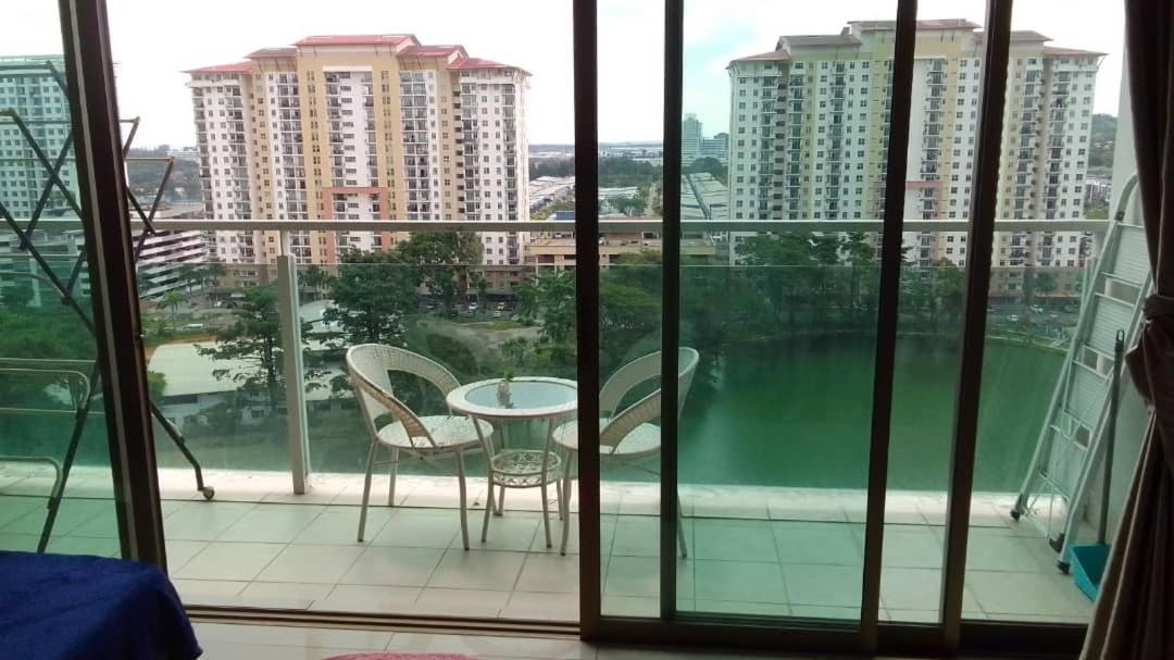 11-Modern Homestay Palazio Lake View Mount Austin Palazio Near Aeon Themepark Toppen Ikea Johor Bahru Exterior photo